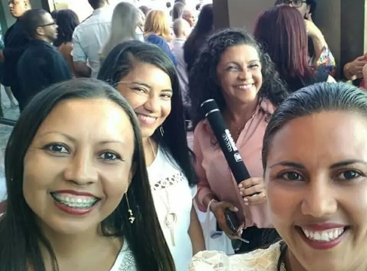 Da esquerda para a direita, as filhas de Maria das Graças quando crianças: Andréa, Deline e Adriana.