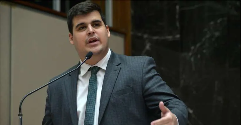 Bruno Engler (PRTB) se apresenta como o candidato da direita
