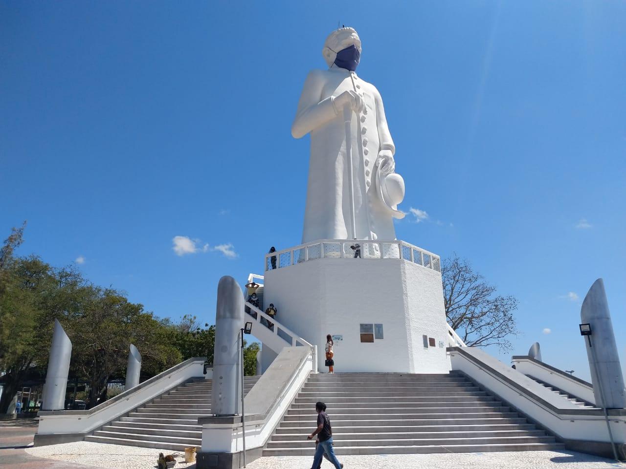 Estátua do Padre Cícero, em Juazeiro do Norte, é reaberta para visitantes -  Região - Diário do Nordeste