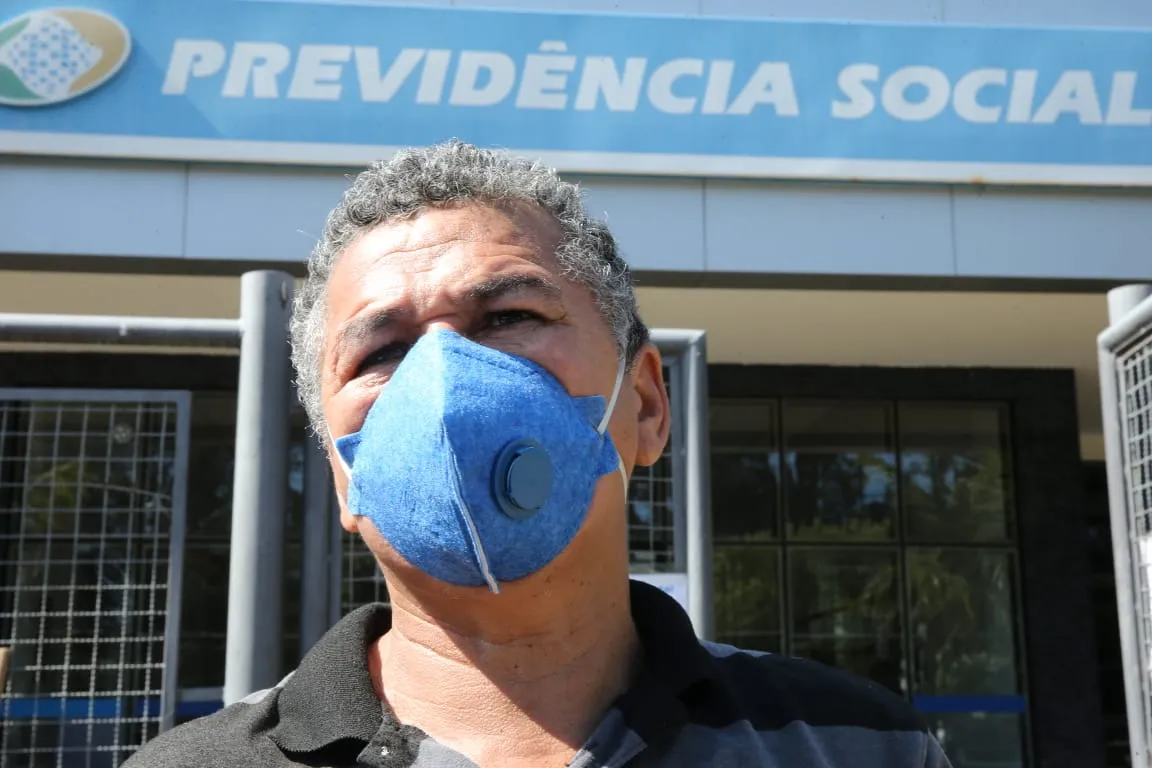 O auxiliar de serviços gerais, Raimundo Barbosa  retornou para casa sem atendimento