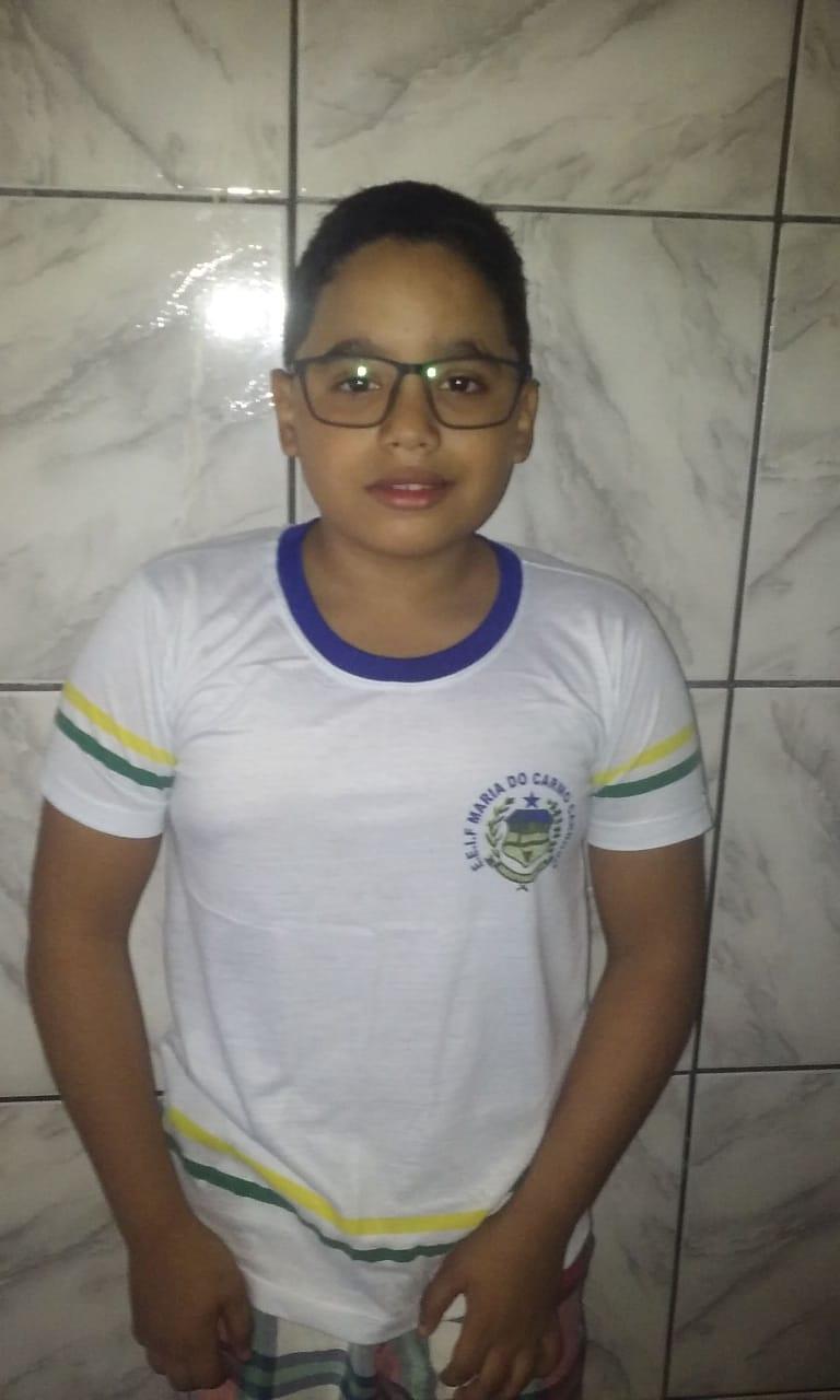 Guilherme Ferreira Gomes, 11, tem aulas de matemática e português no contraturno escolar e atribui os resultados da escola no Ideb à dedicação dos professores.