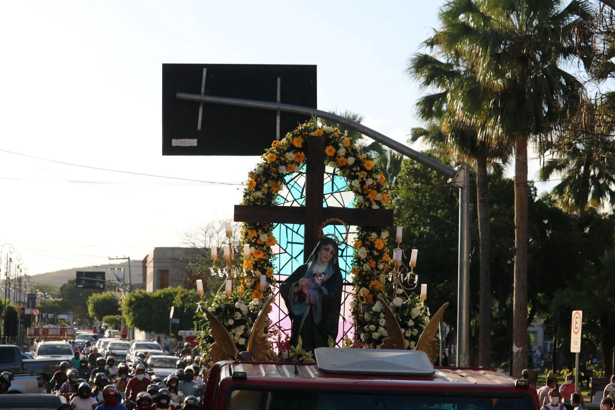 O Ministério Público do Estado do Ceará está investigando a responsabilidade sobre a aglomeração em evento religioso em Juazeiro do Norte