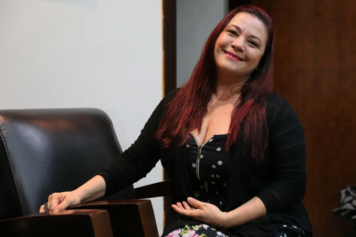 Karla Karenina estourou como Meirinha na 'Escolinha do Professor Raimundo'