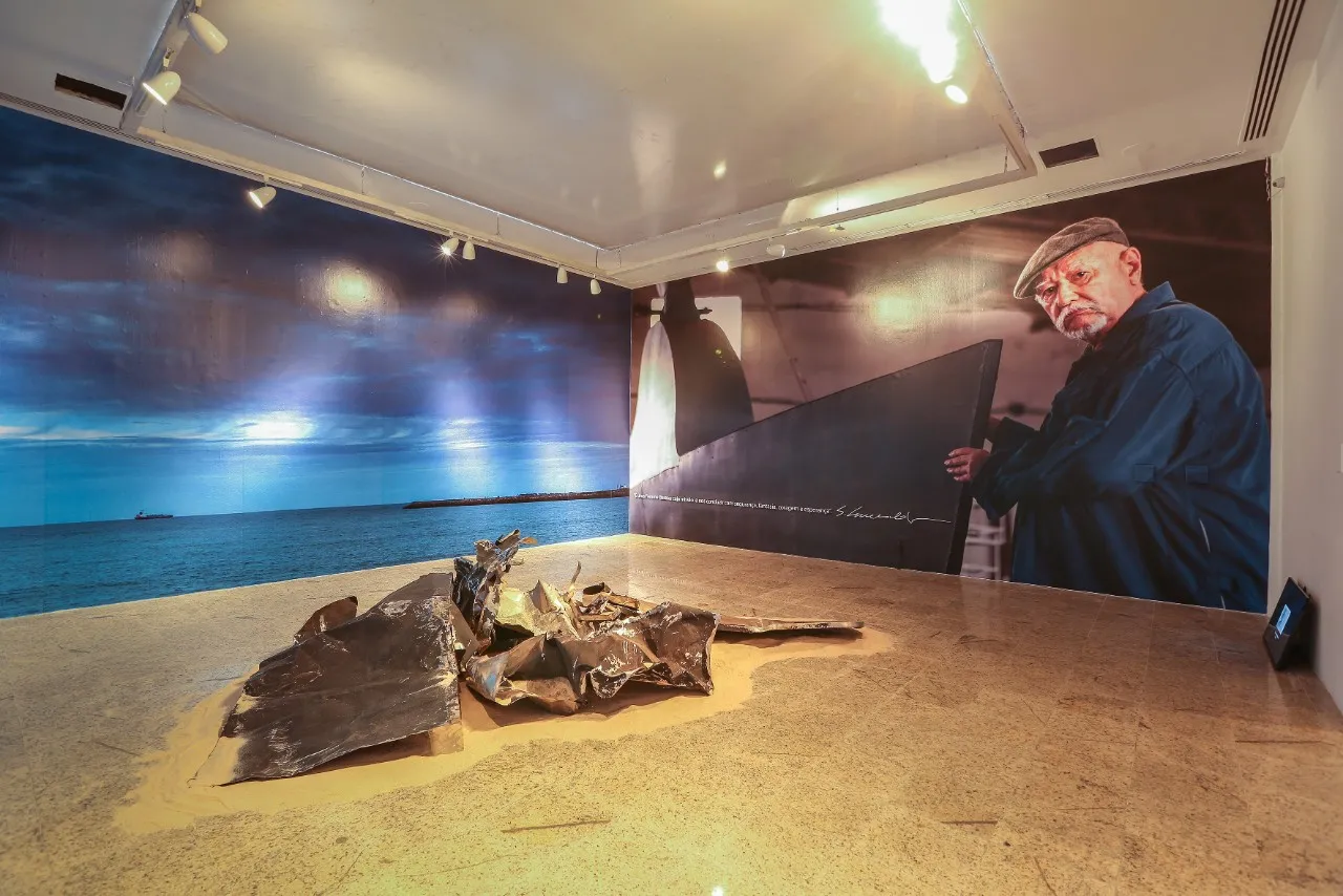 Destroços de La Femme Bateau expostos no Museu de Arte Contemporânea do Ceará, no Dragão do Mar, em 2018