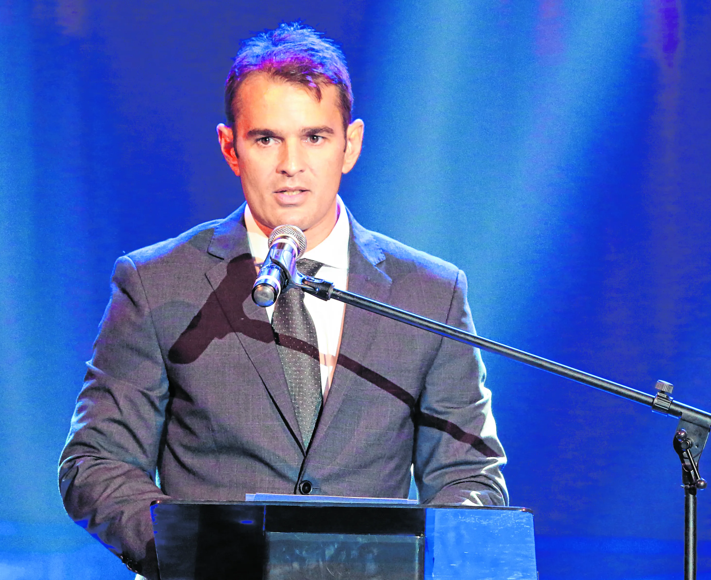 O presidente-executivo do Grupo Edson Queiroz, Abelardo Rocha, no palco do centenário Theatro José de Alencar, na edição de 2019