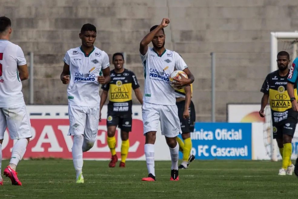 Gustavo Coutinho fica no Cabofriense até o Série D do Brasileiro