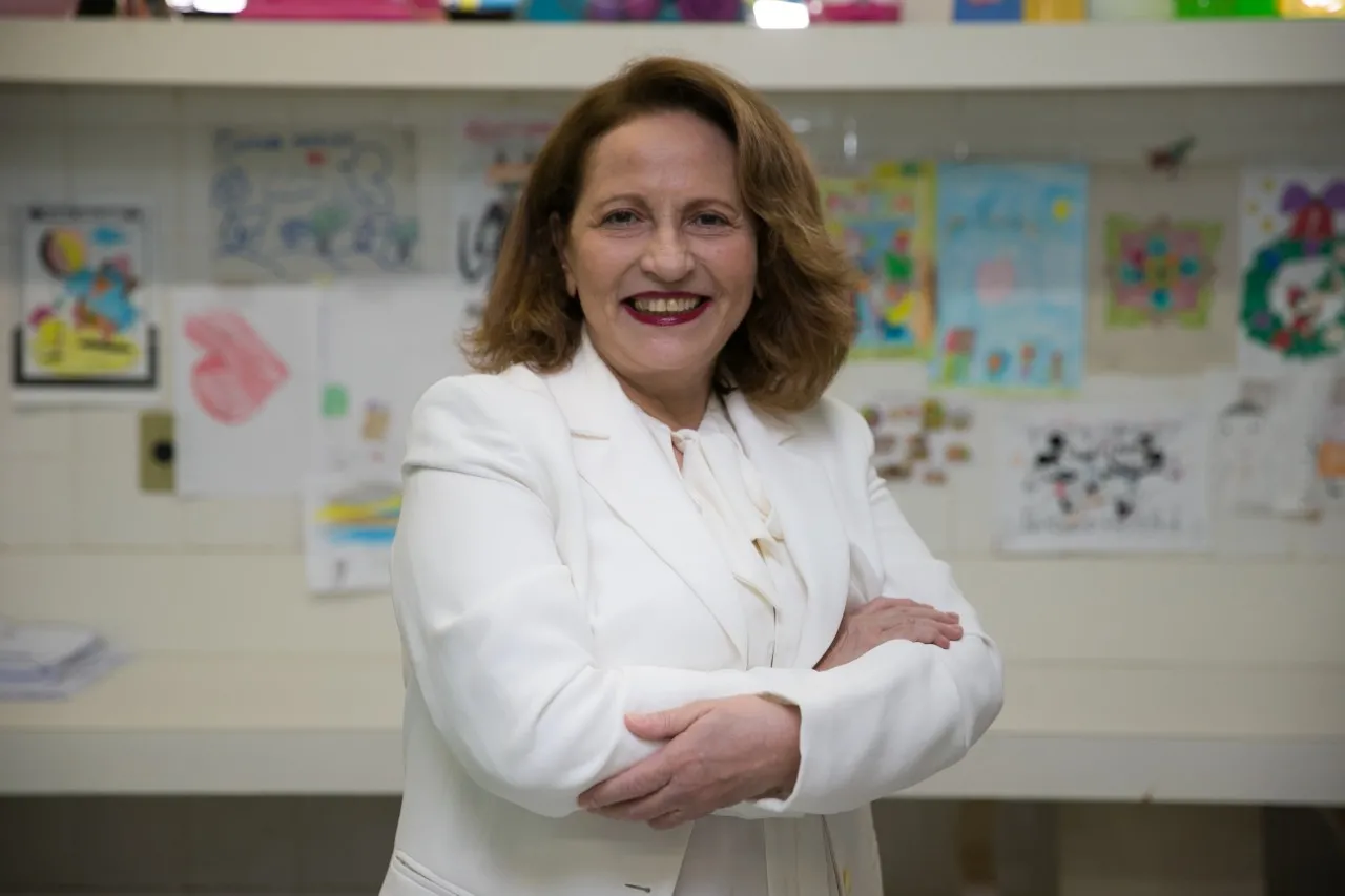 A médica Adriana Forti, representante da classe médica e científica, está entre as personalidades destacadas pelo Sereia de Ouro