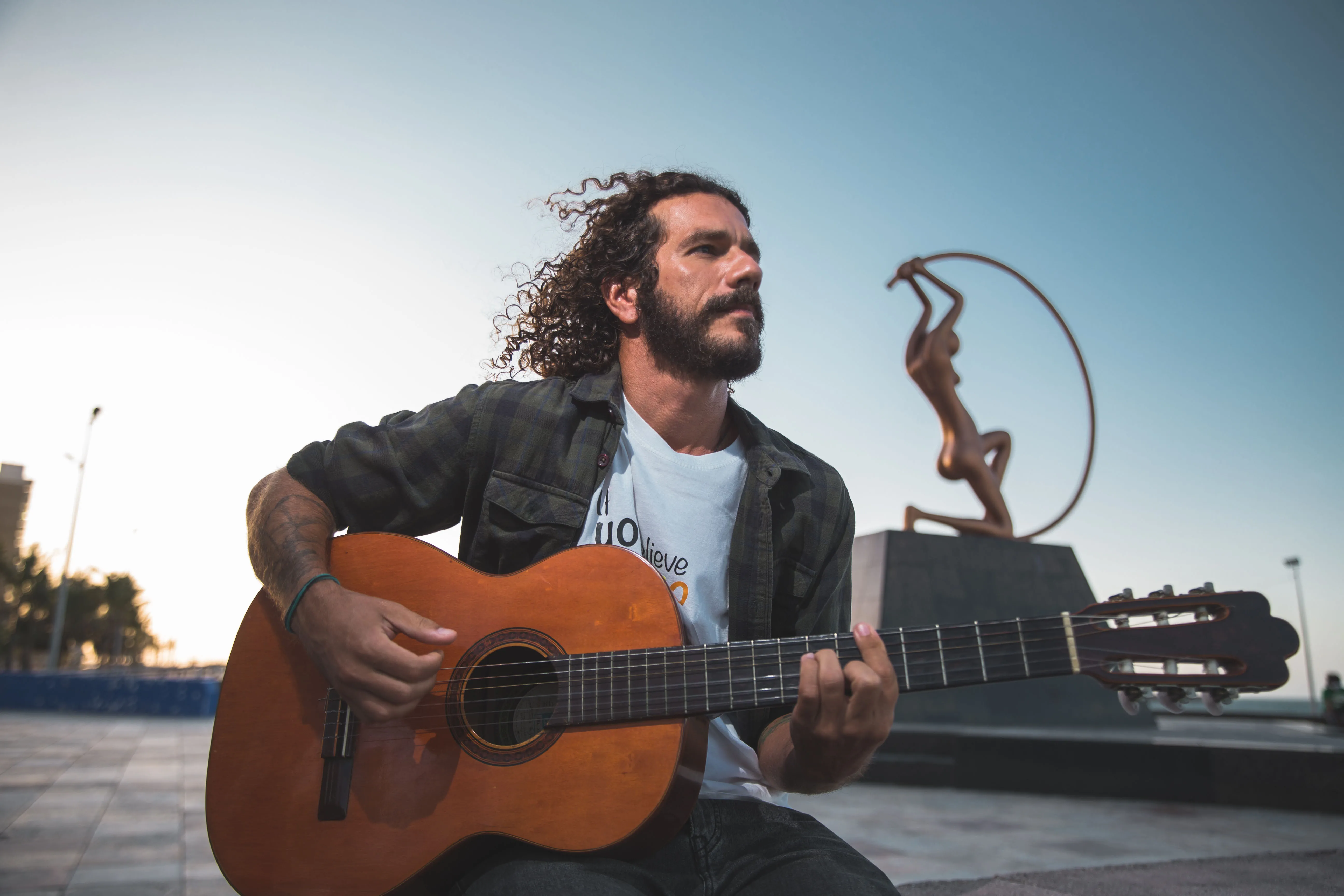 Solidariedade: o músico e publicitário André Comaru trocou os projetos pessoais pelo trabalho de entrega a crianças com deficiência
