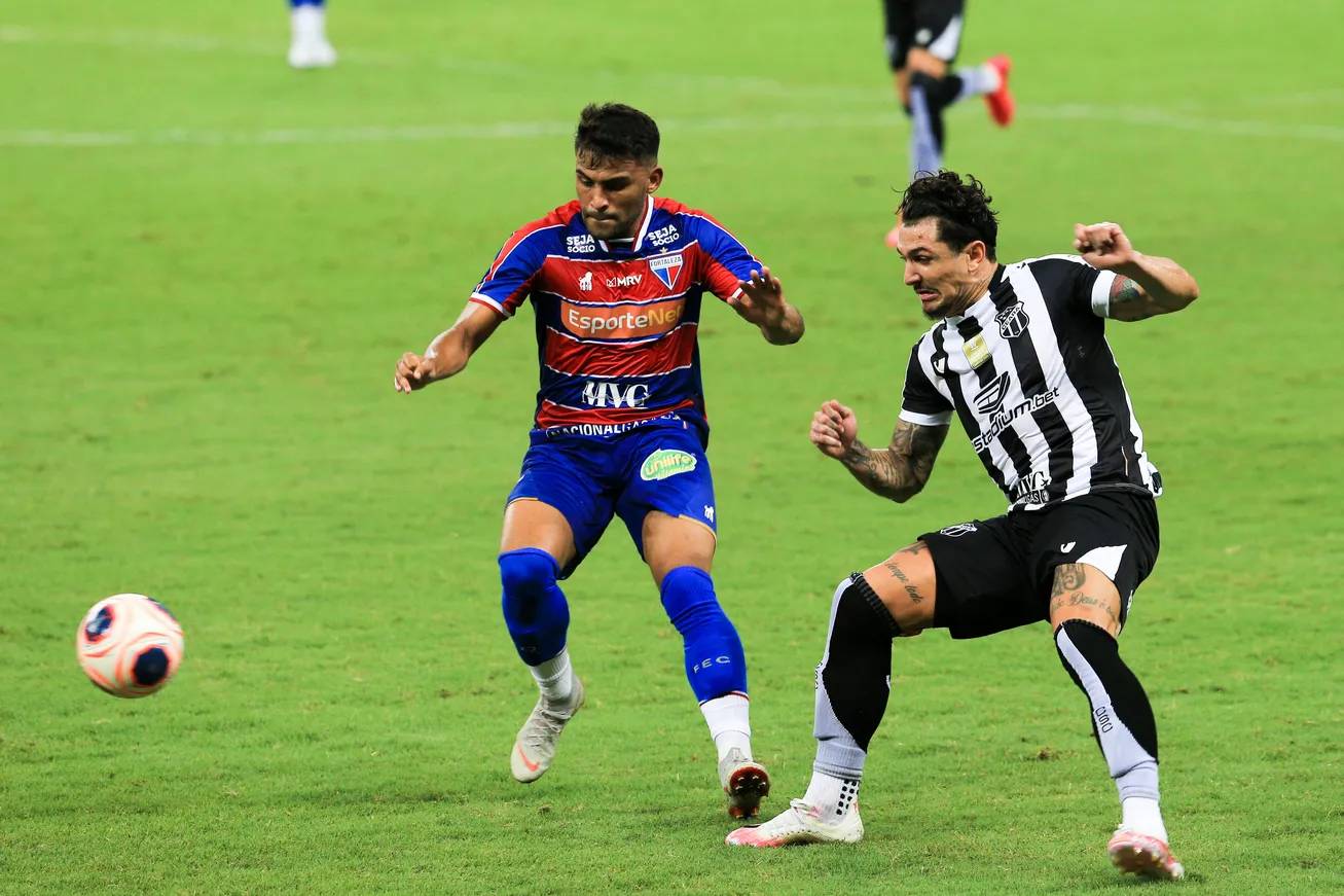 Ronald foi contratado recentemente pelo Fortaleza e já se adaptou bem ao esquema de Ceni