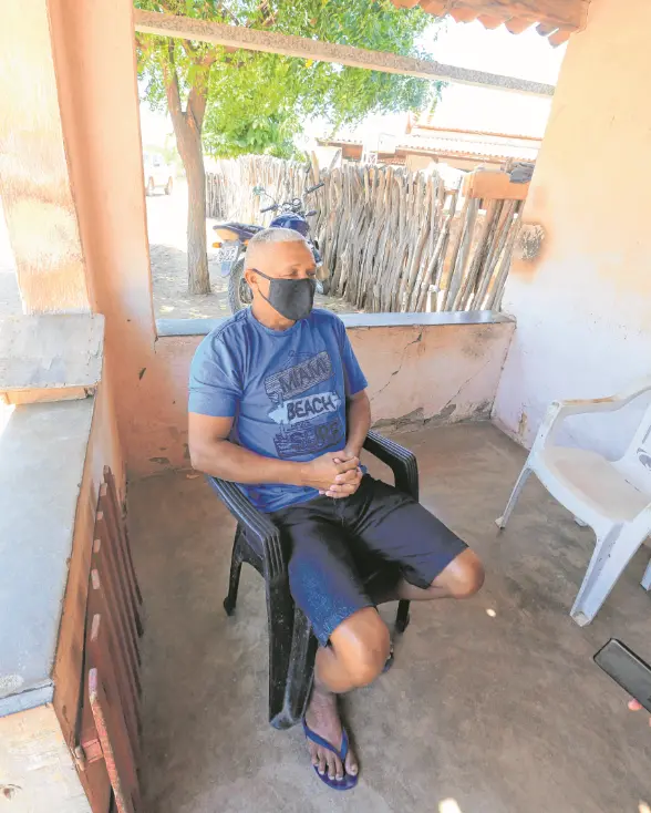 Imagem de aposentado da região rural do Ceará, em Santa Quitéria