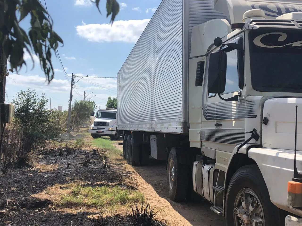 Motorista morreu após ter sido atingido por caminhão em manobra no interior do Ceará.