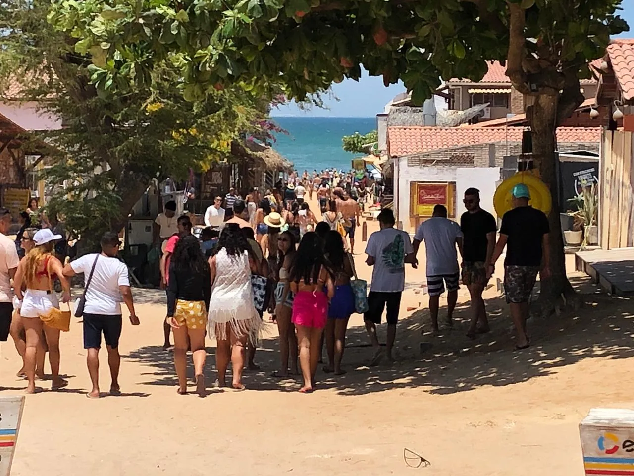 Aglomeração na Vila de Jericoacoara no feriado de 12 de outubro