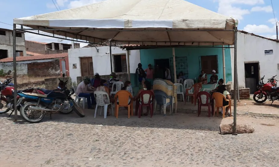 Segundo a testemunha dentro da casa no momento da execução estavam cerca de dez pessoas