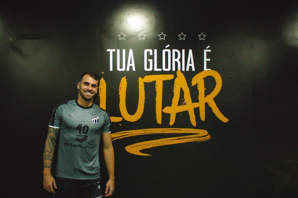 Felipe Vizeu inicia atividades no Ceará e deve estrear ...