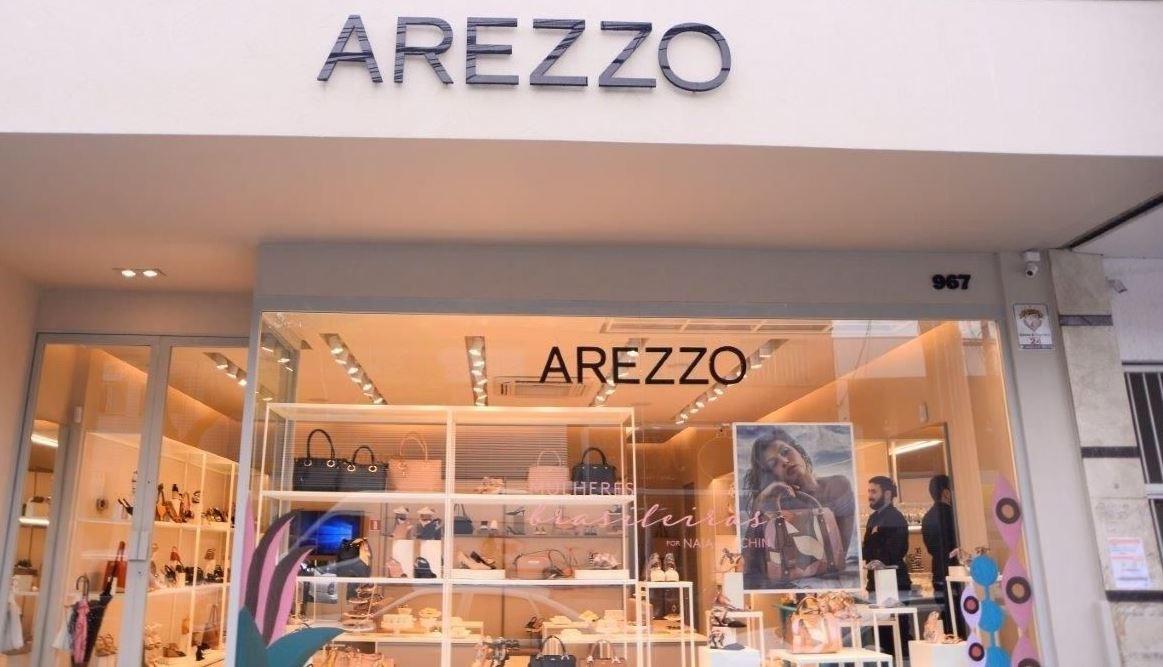 A es da Arezzo disparam 16 ap s compra da Reserva por R 715