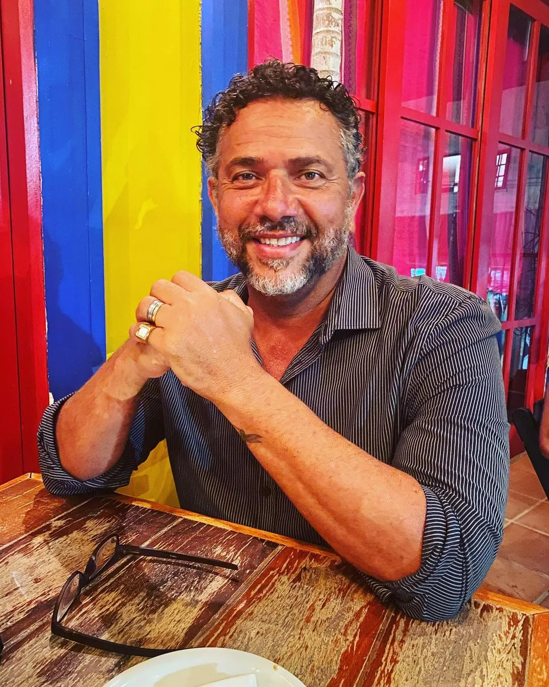Professor e historiador Ricardo Carvalho utiliza música como instrumento de ensino