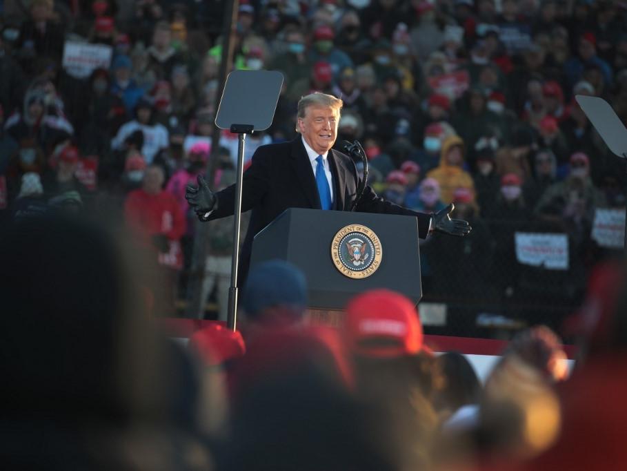 Site da campanha de Donald Trump é invadido por hackers - Mundo - Diário do  Nordeste