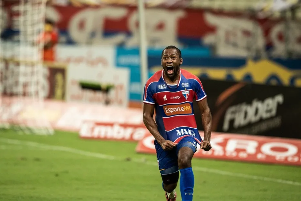 Tinga foi o mais premiado do Campeonato Cearense, eleito o melhor da competição e Craque da Galera