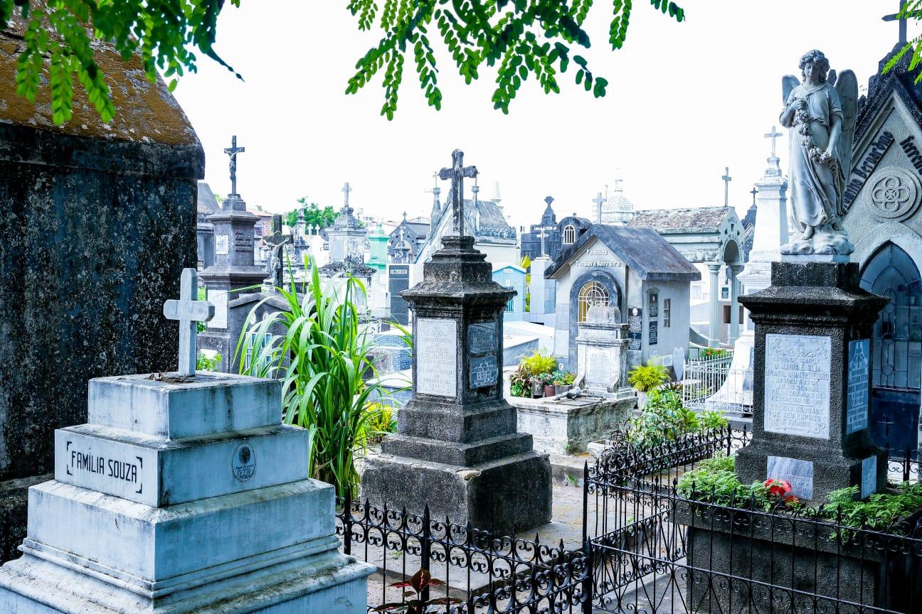 Foto mostra cemitério
