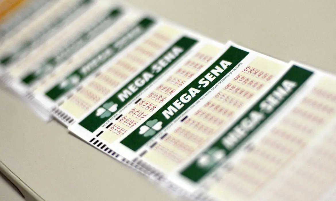Imagem da notícia: Resultado da Mega-Sena 2533 de hoje, 26/10; prêmio é de R$ 115 milhões