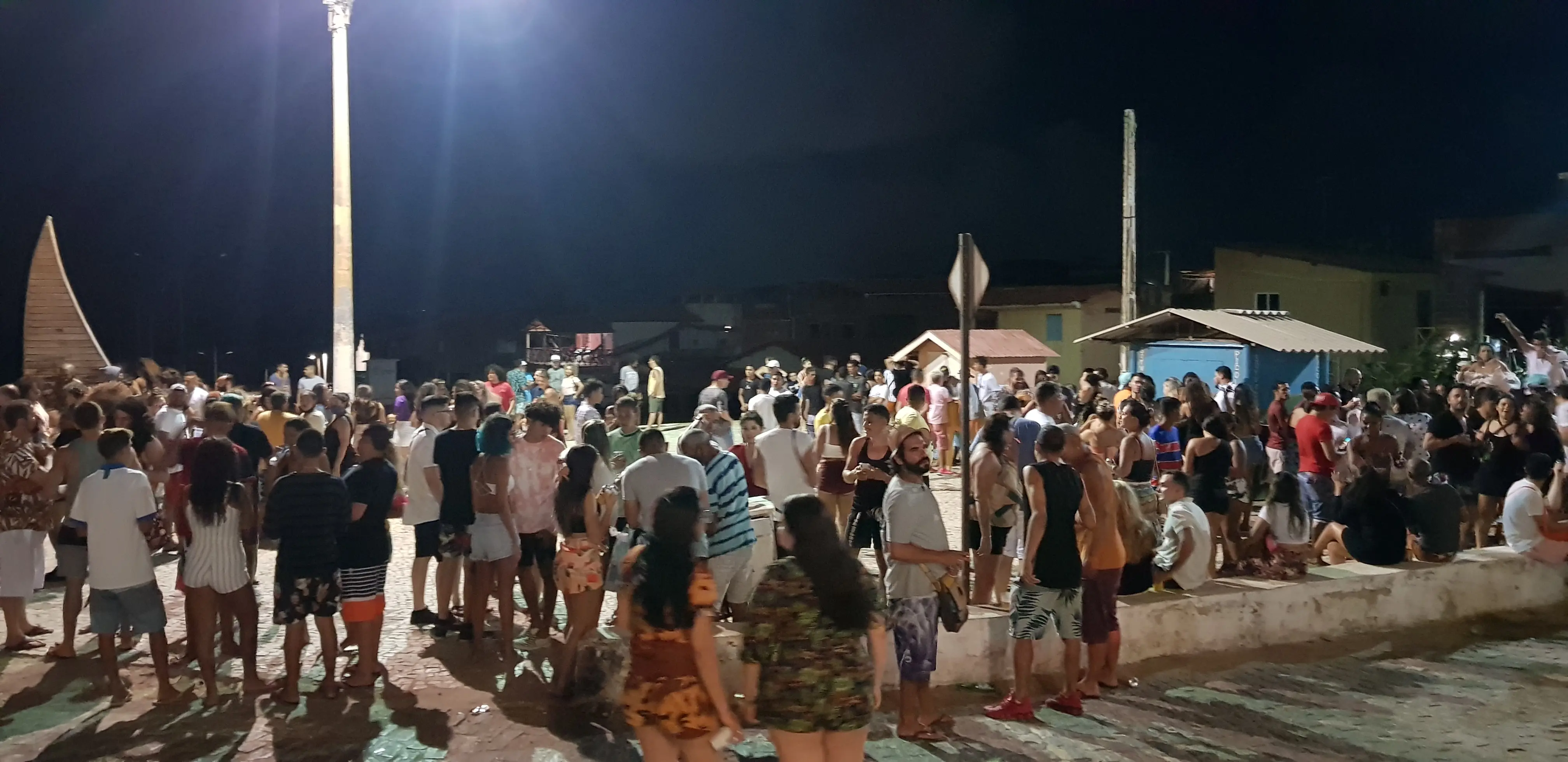 Aglomeração em Canoa Quebrada