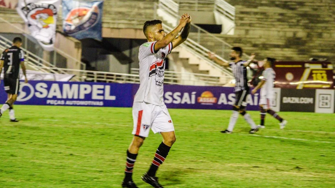 Wesley era titular do Ferroviário sob comando de Marcelo Vilar