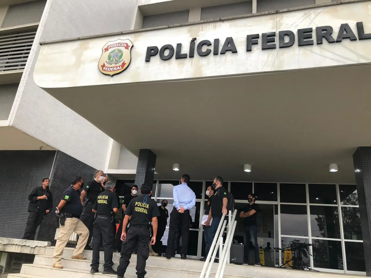 A Operação Cartão Vermelho conta conta com a participação de 120 policiais federais e 22 servidores da CGU