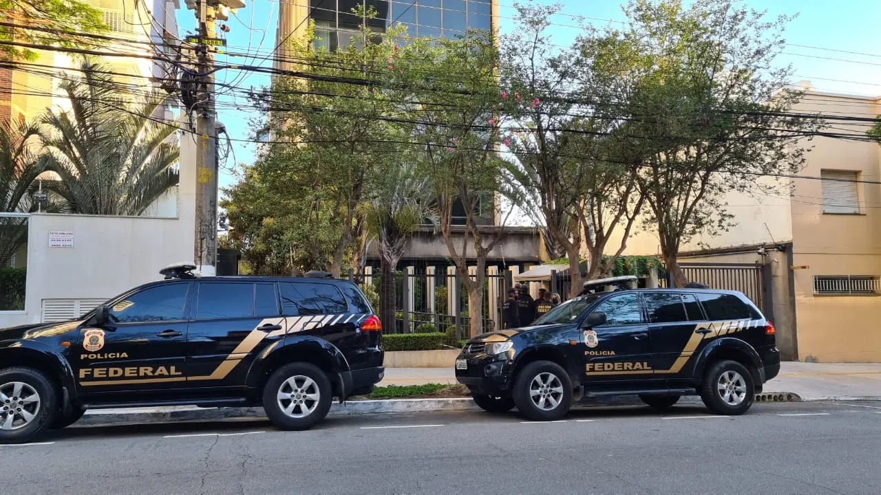 Operação cumpriu 27 mandados de busca e apreensão em domicílios de investigados, sendo 13 na Capital, outros 13 em São Paulo e um em Pelotas (RS)