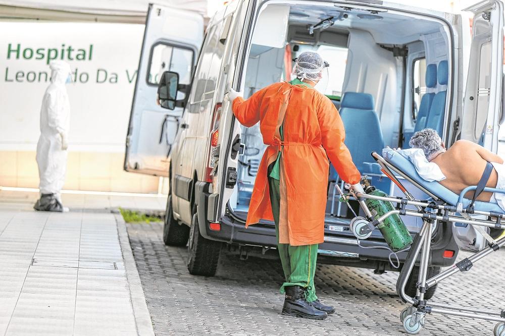 Ambulâncias em hospitais como o Leonardo Da Vinci costumam trazer pacientes do interior para a Capital