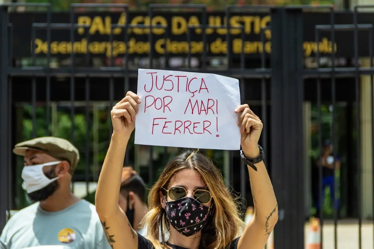 A influenciadora digital Mariana Ferrer foi hostilizada pelo defensor do empresário que acusou de estupro