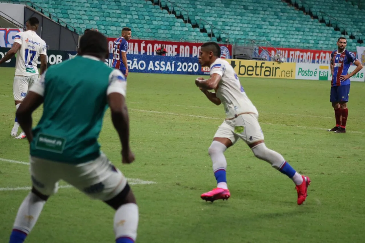 Bergson marcou o gol do Fortaleza aproveitando cruzamento de Osvaldo