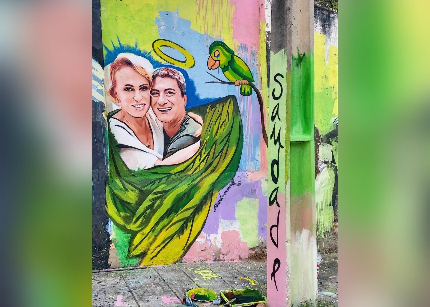 Cratense usou técnica mista para pintar. Ele usa tinta óleo, acrílica, luminosa, fosforescente e até manipula cores com flores