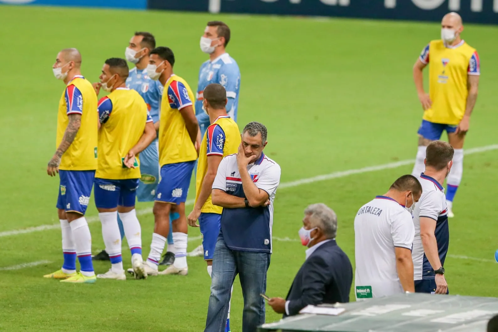 Chamusca tem uma vitória, dois empates e uma derrota no Fortaleza
