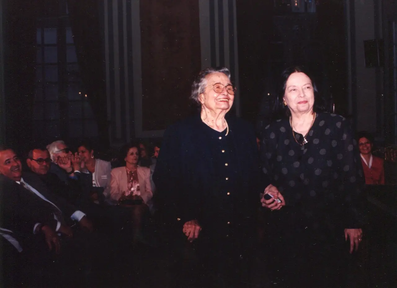 Rachel de Queiroz e Nélida Piñon na Academia Brasileira de Letras