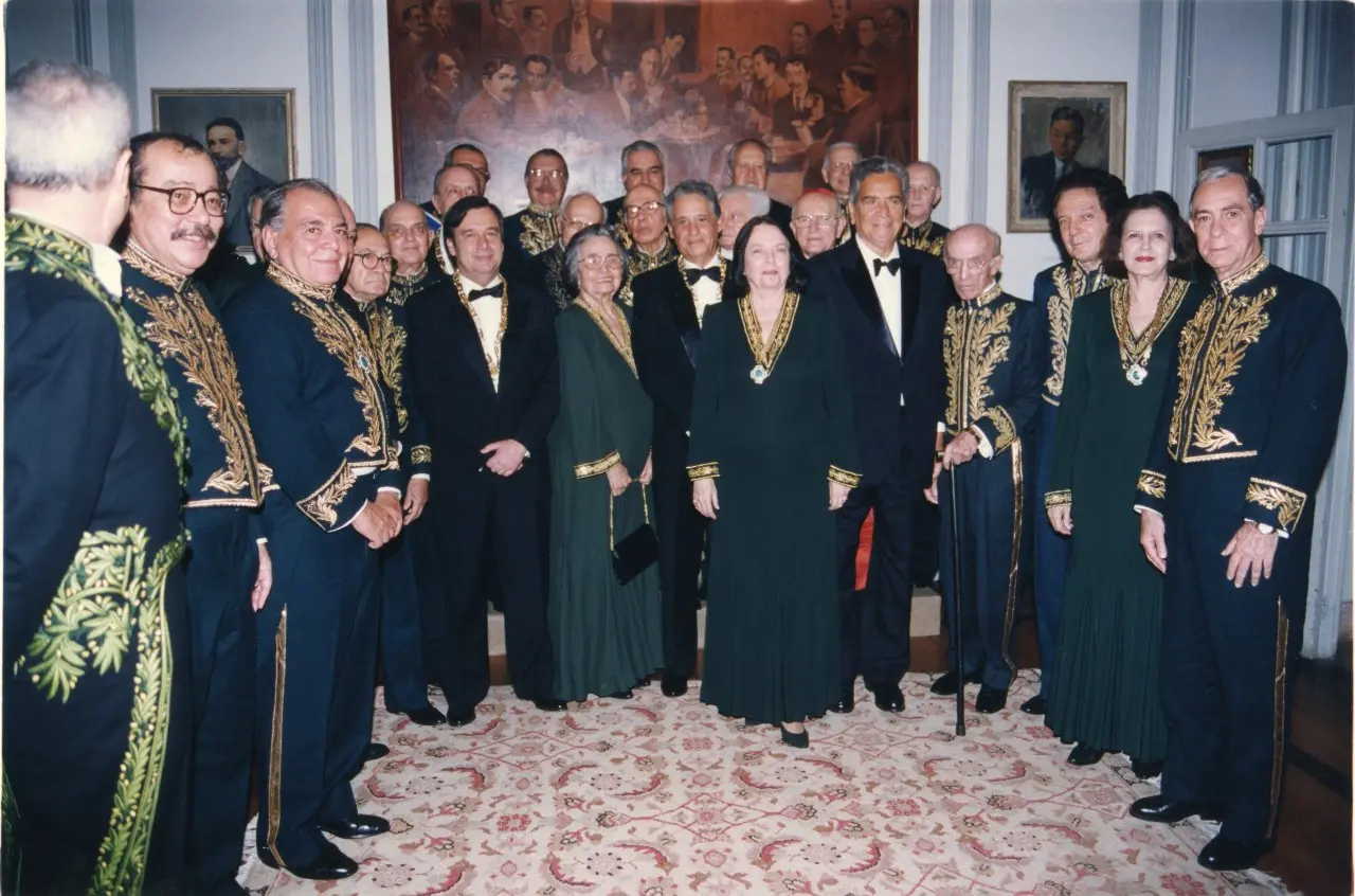 Acadêmicos da ABL, com Rachel de Queiroz e Nélida Piñon