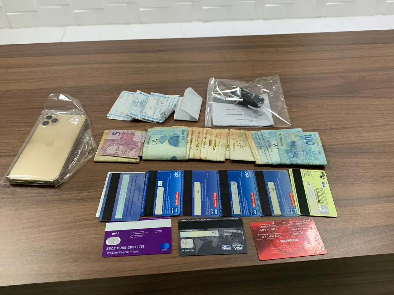 O dinheiro apreendido seria utilizado para comprar votos para um vereador, segundo a Polícia Civil