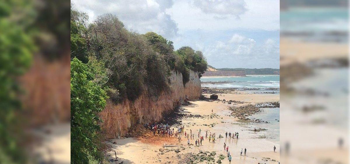 Desmoronamento de falésia na Praia de Pipa, a cerca de 100 km de Natal.