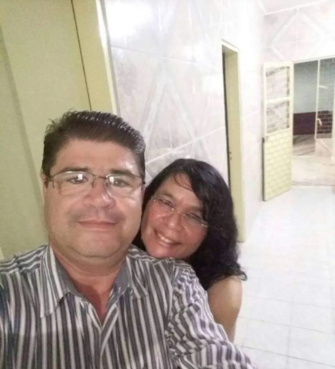 Casal foi morto pelo filho com golpes de faca dentro da residência onde morava, na cidade de Acarape.