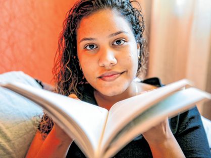 Milena ficou sem acesso à biblioteca da escola e adiou os planos de participar de atividades extracurriculares