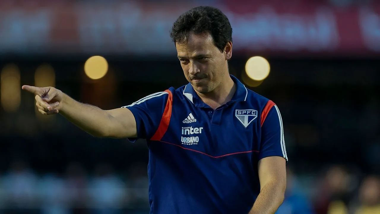 Fernando Diniz foi desligado do São Paulo em fevereiro de 2021 e tem estilo ofensivo