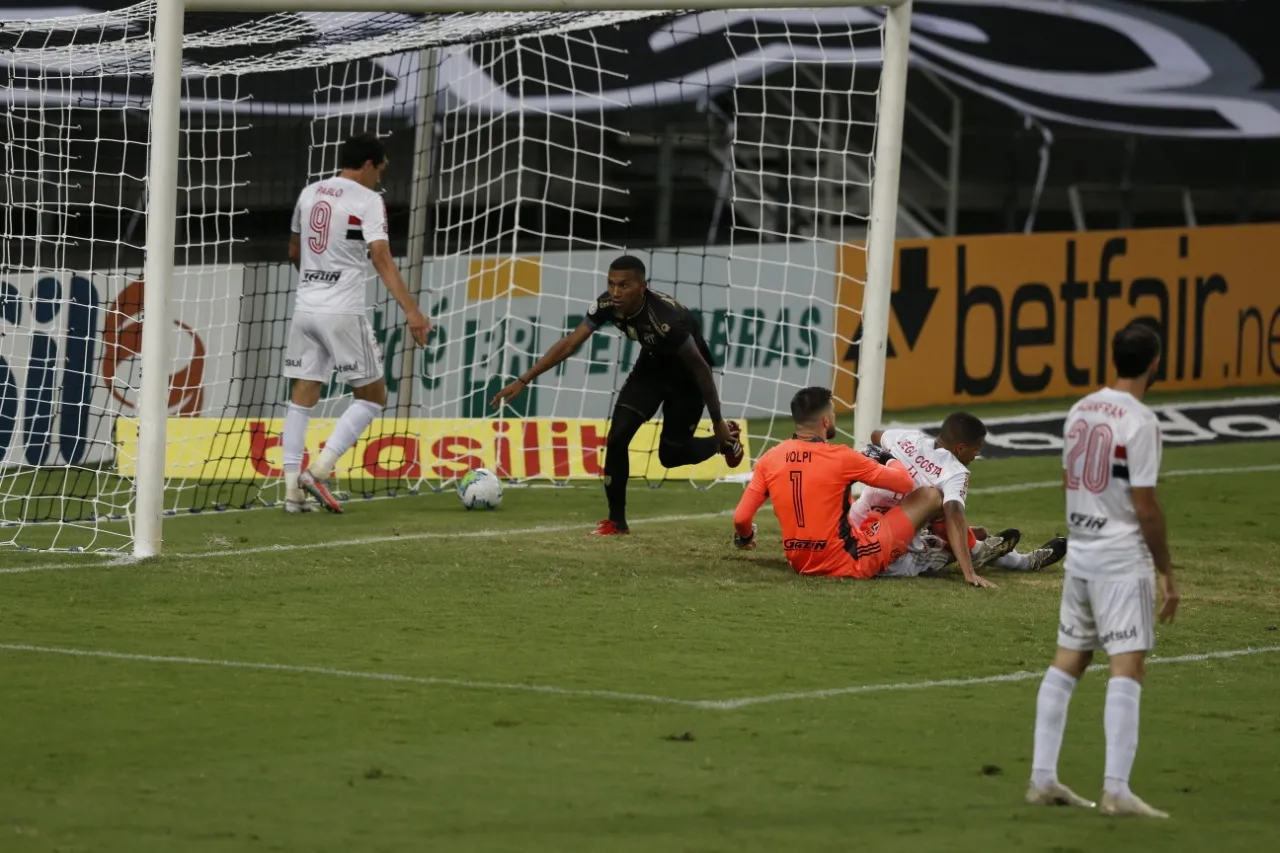 Chu foi um dos destaques do Vovô na noite
