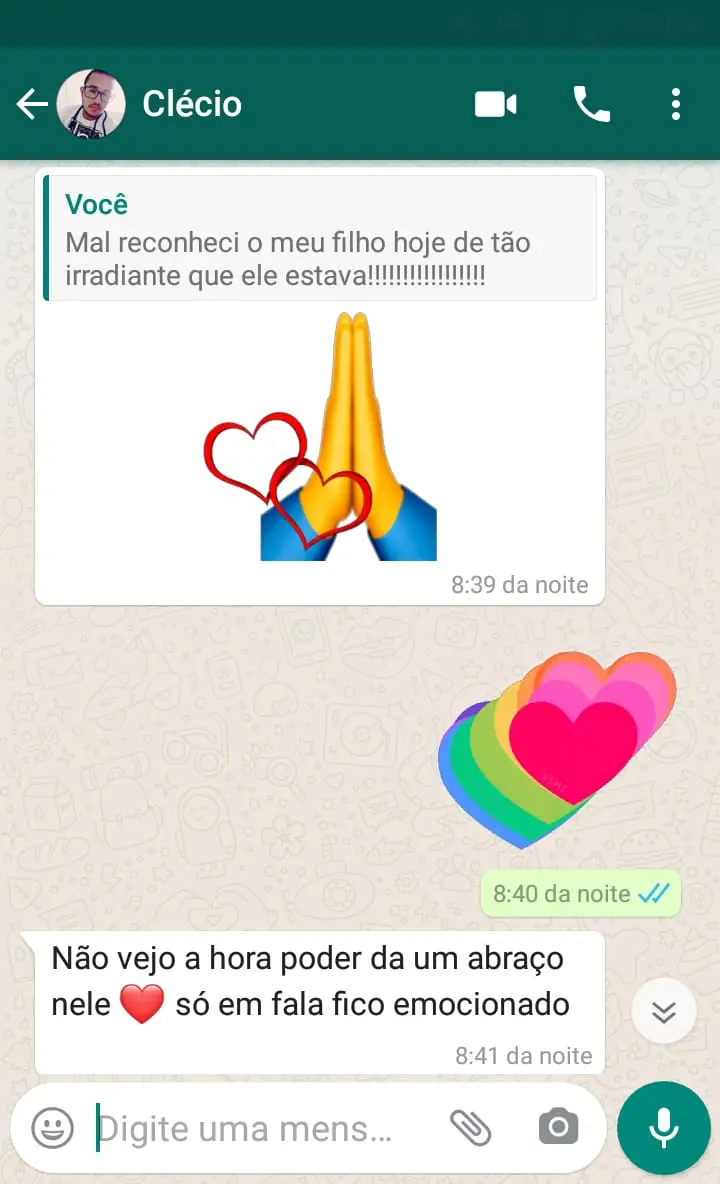 Troca de mensagem entre Clécio e o pai adotivo de Antônio Carlos