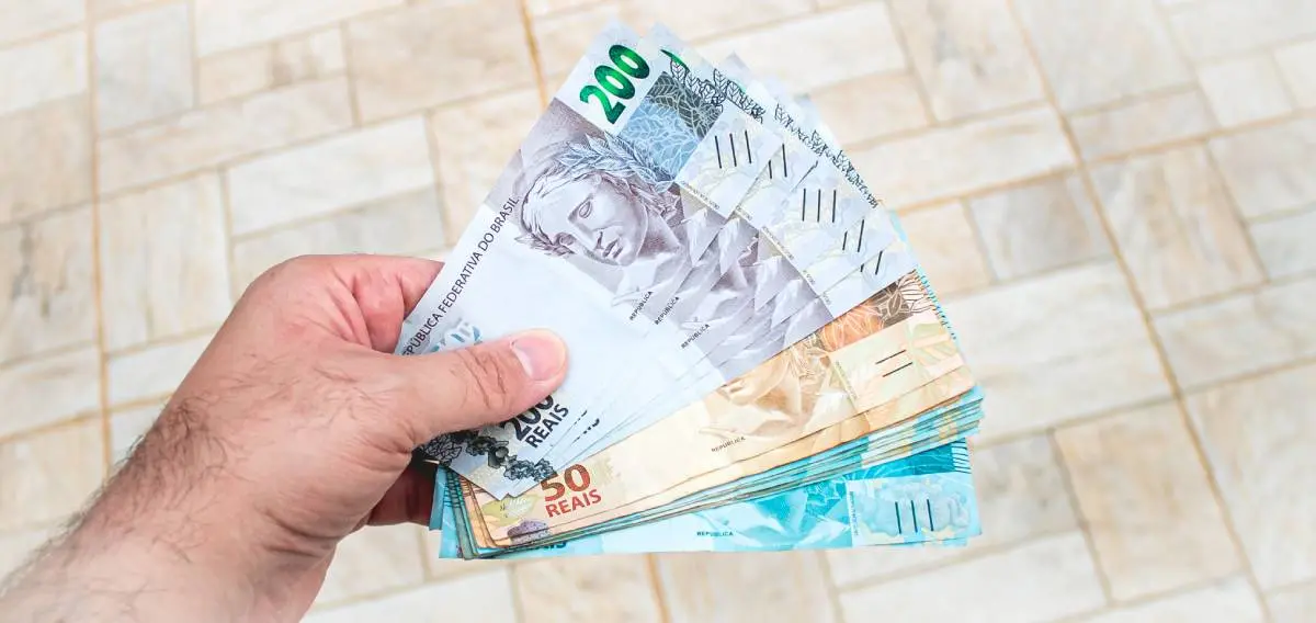 Imagem da notícia: Entenda o 13º salário: quem tem direito, como calcular e quais os descontos