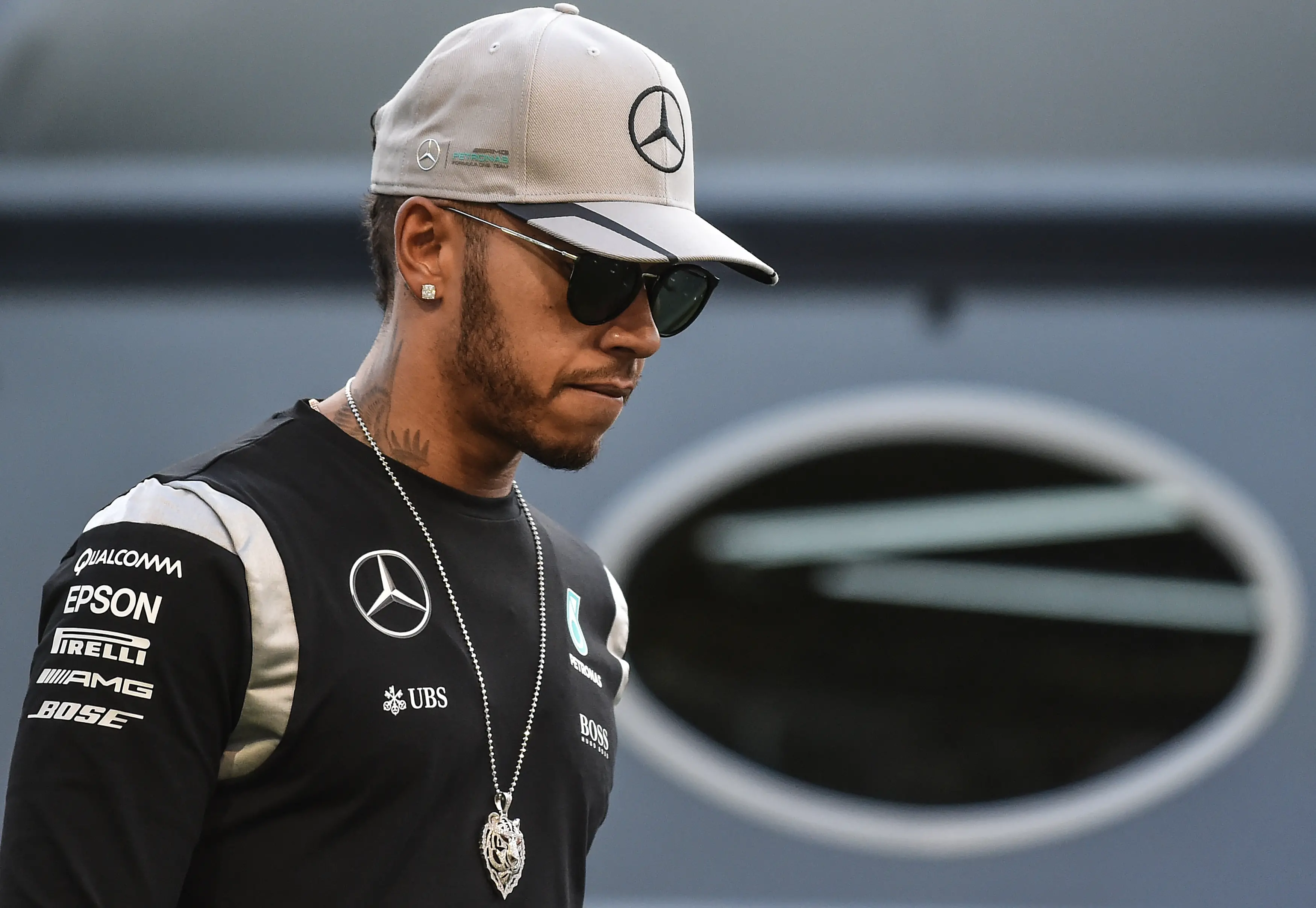 Lewis Hamilton corre pela Mercedes