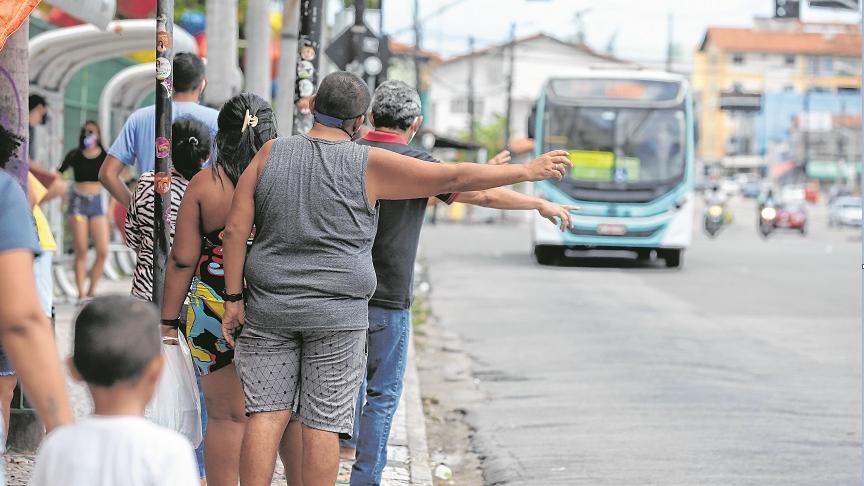 Ônibus coletivos em Fortaleza perdem 46% dos usuários; redução de passageiros exige ações da Prefeitura e das empresas