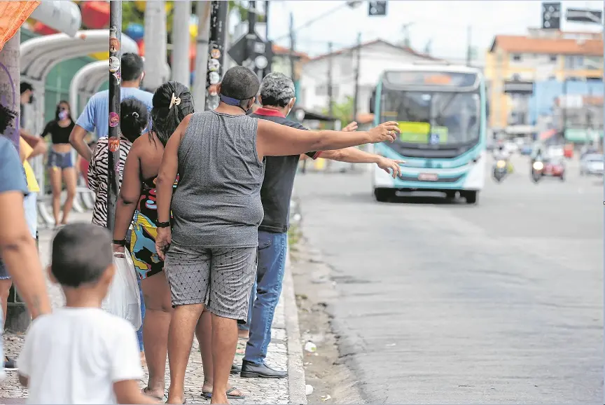 Ônibus coletivos em Fortaleza perdem 46% dos usuários; redução de passageiros exige ações da Prefeitura e das empresas