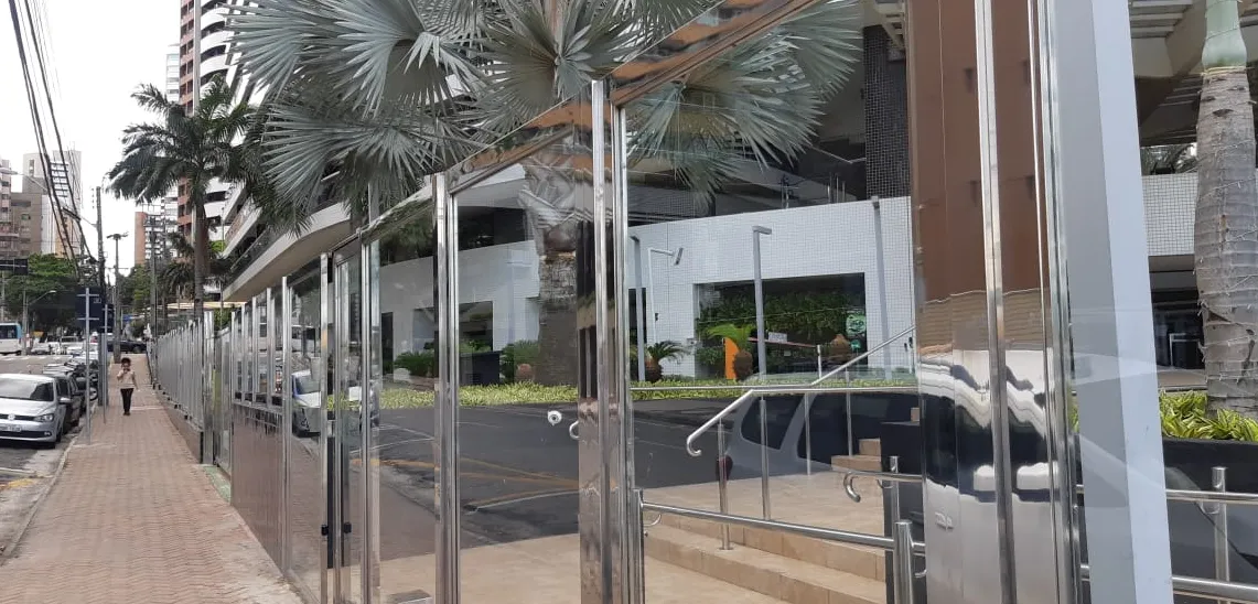 Apartamento de luxo, na Avenida Beira Mar, no Bairro Meireles, em Fortaleza. Local do crime