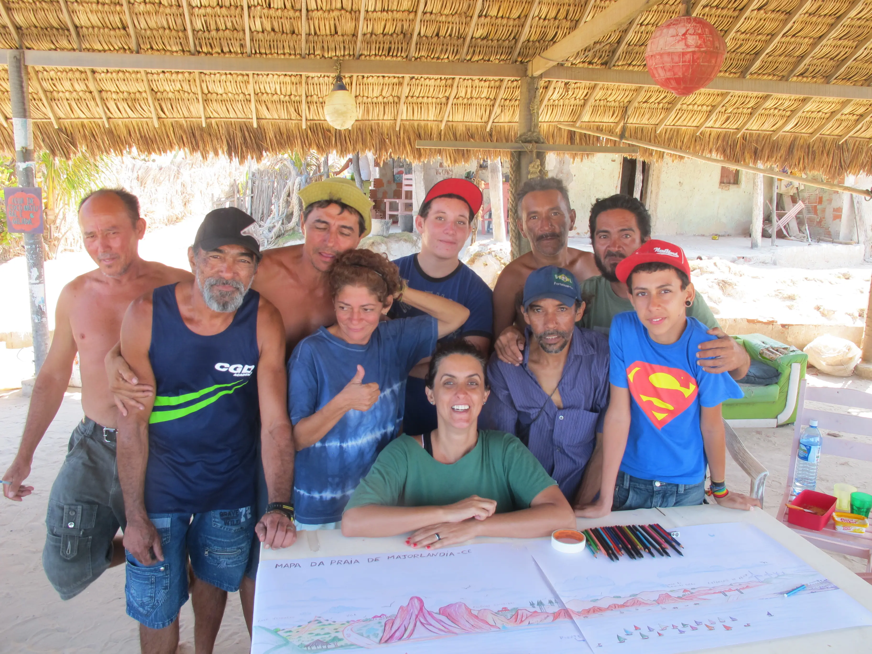 Pesquisadora carioca Tatiana Ferreira durante trabalho de campo com os artesãos para sua dissertação em geografia