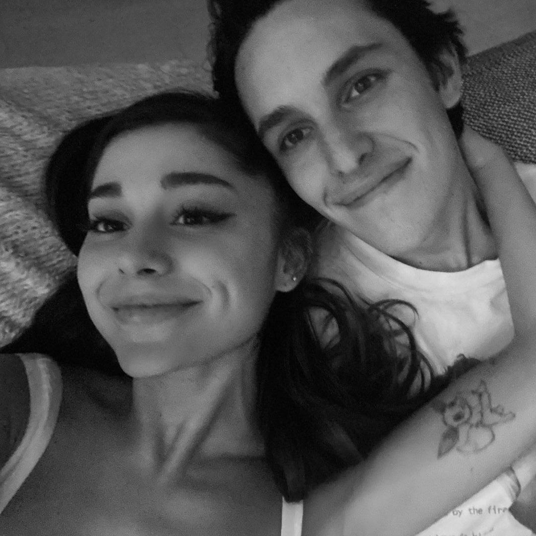 Ariana Grande & Justin Bieber - Stuck with U (Legendado