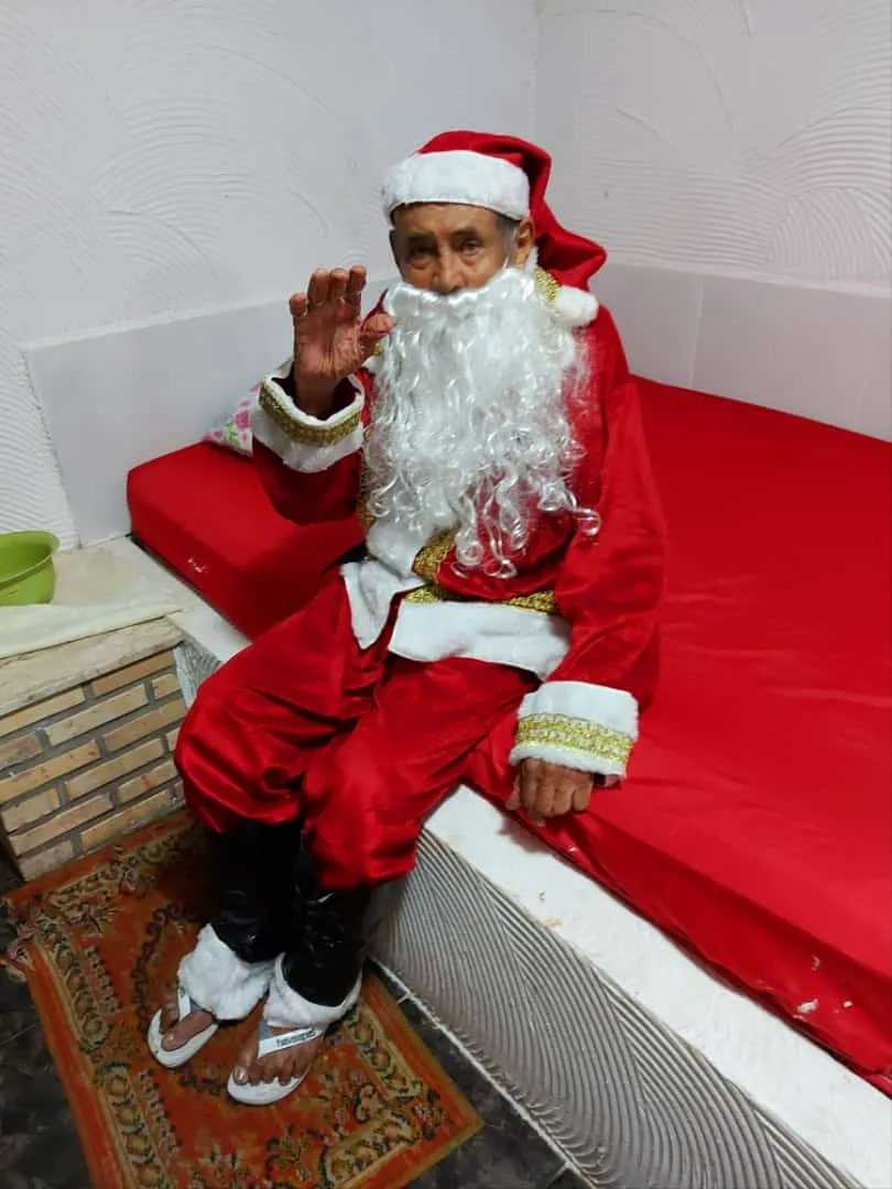 Idoso de 101 anos se vestiu de Papai Noel para celebrar Natal em Fortaleza